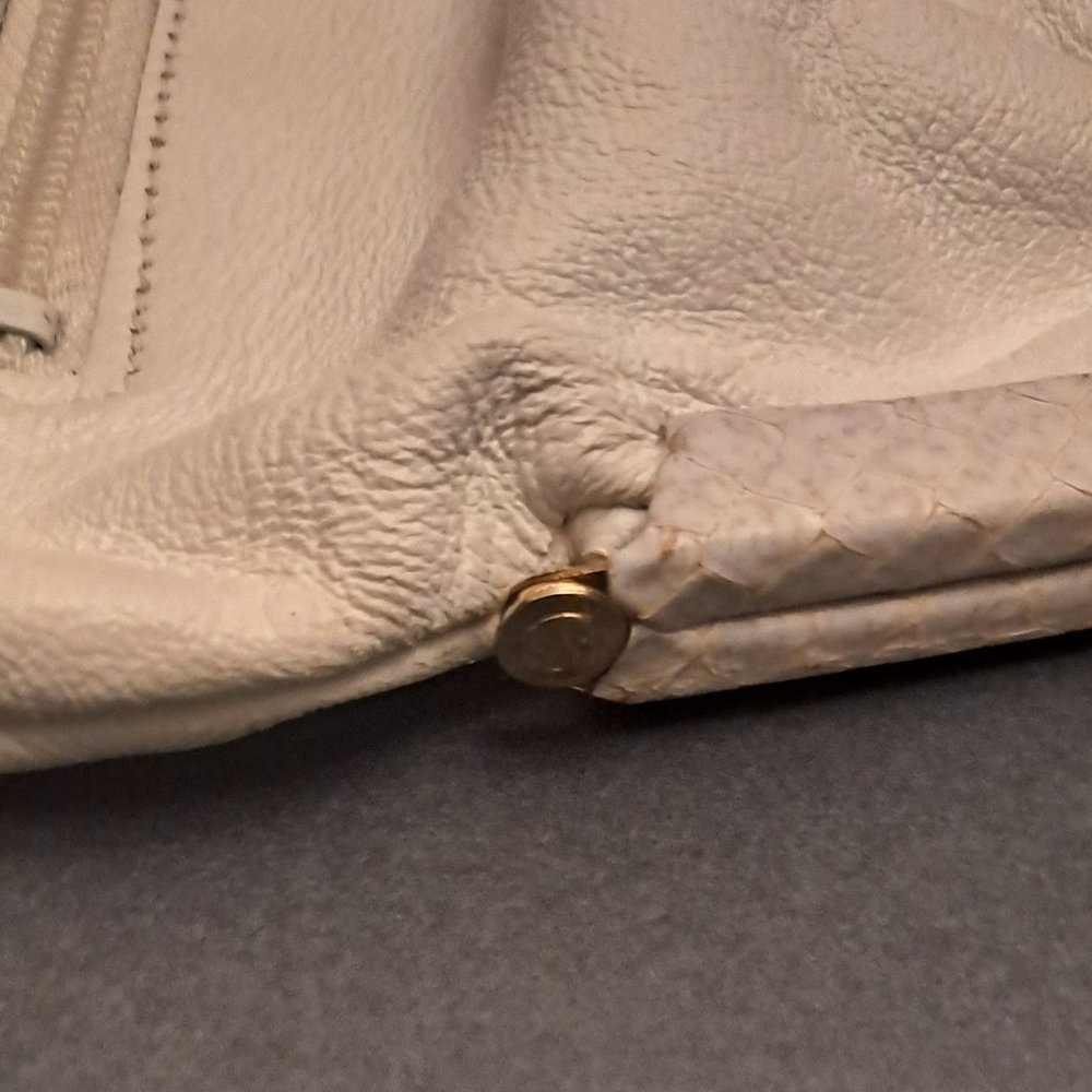 VINTAGE RUTH SALTZ LEATHER CLUTCH - Picture 10 of 10